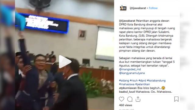 Aksi KAMMI Bandung di DPRD Kota Bandung